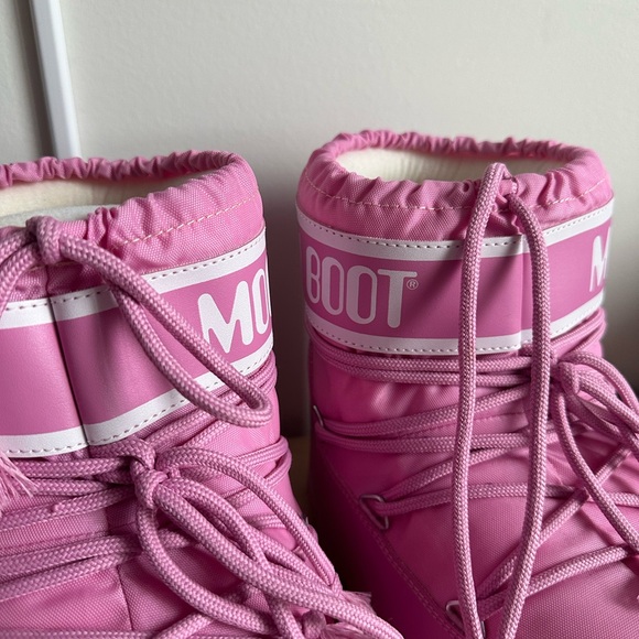 Moon Boot Icon Low 2 Snowboots in Pink - Picture 5 of 7